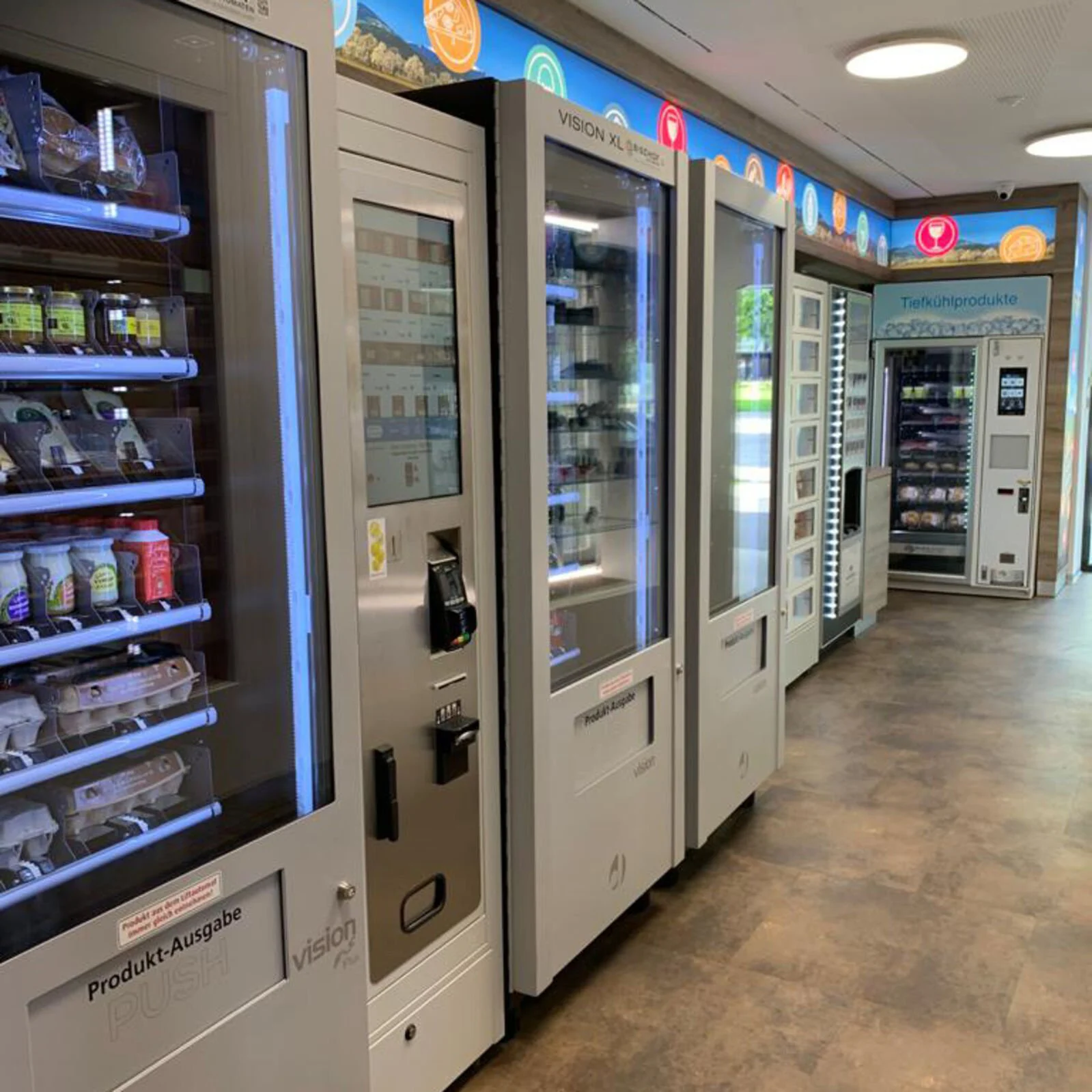 Automatenreihe im MiniMarkt in Hohenems